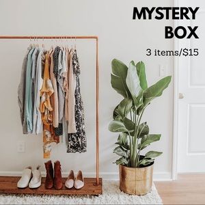 MYSTERY BOX: 3 🆕 On-Trend Items